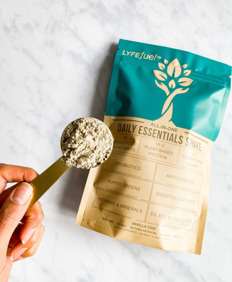 Chocolate Daily Essentials Shake